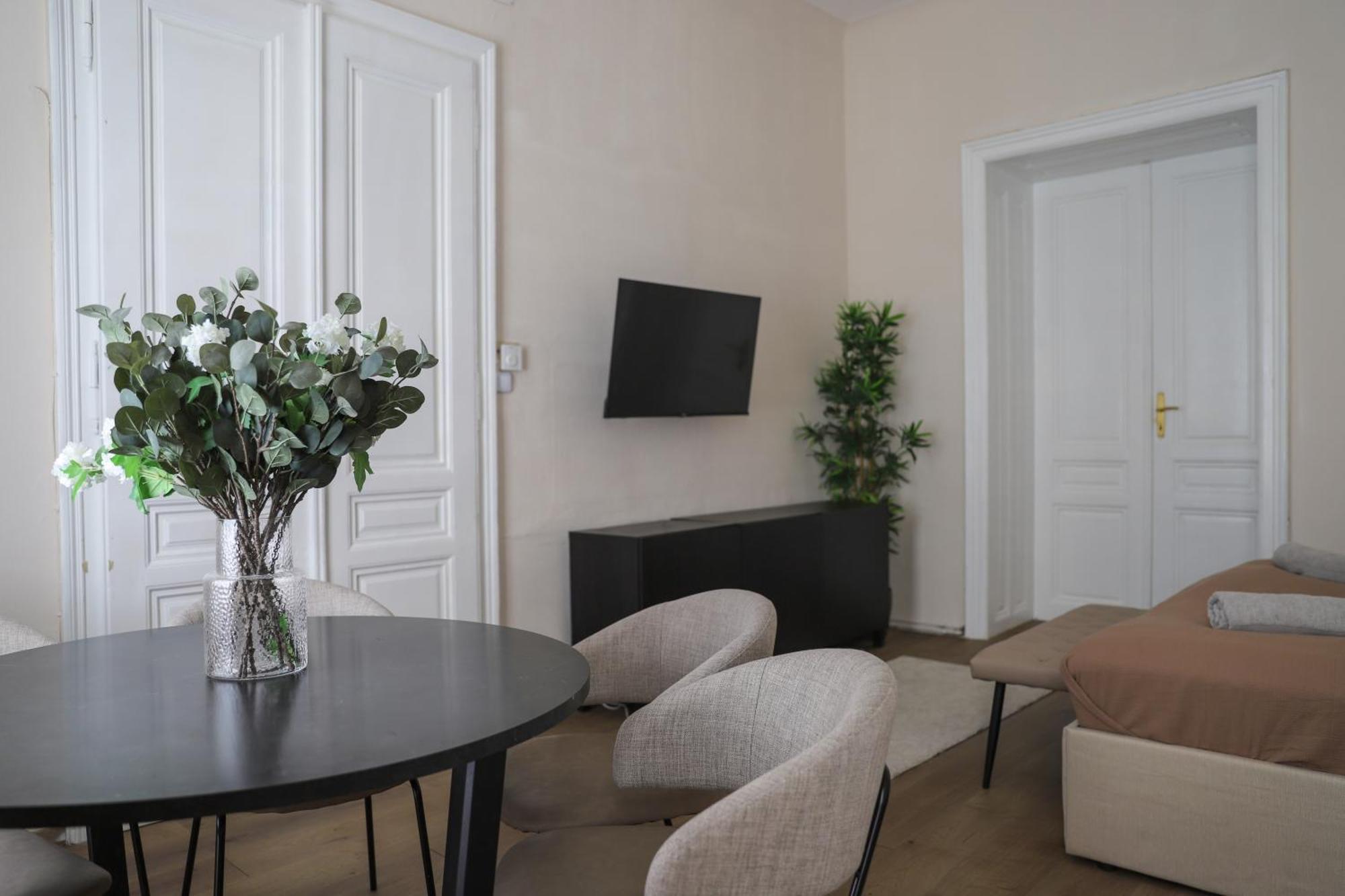 Spacious Apartment, 3 Min To U6 Metro Wiedeń Zewnętrze zdjęcie